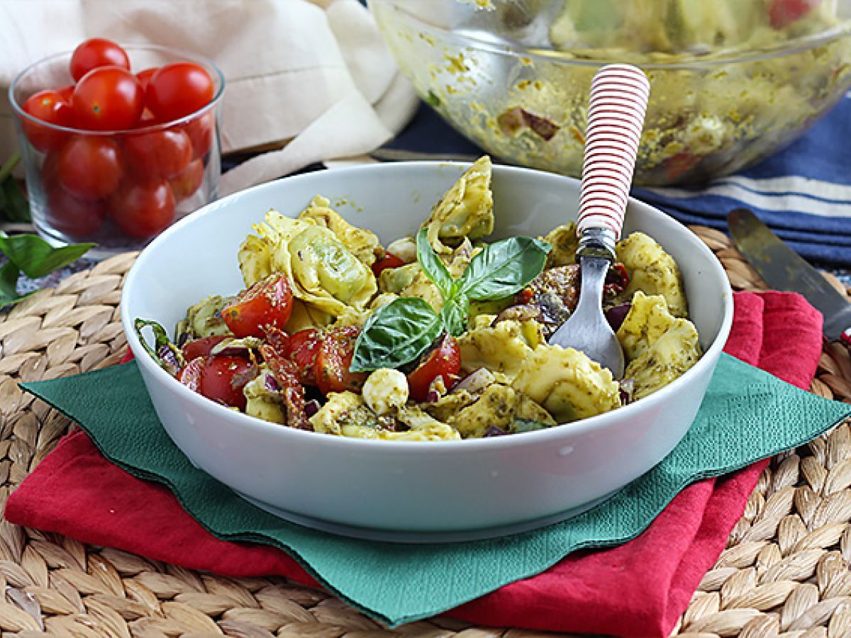 Tortellini-pestosalaatti - kuva 3