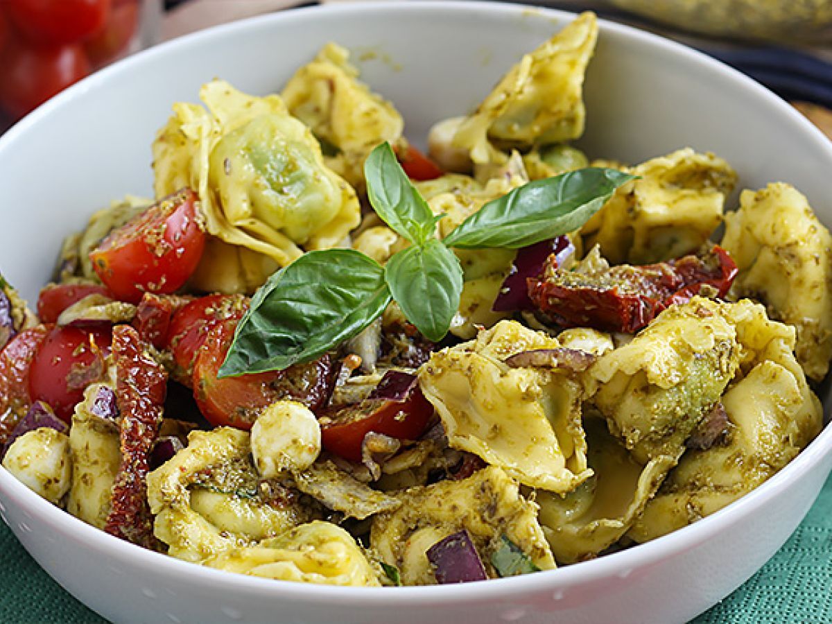 Tortellini-pestosalaatti - kuva 5