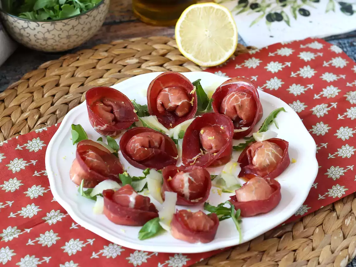 Tortelloni di bresaola täytettynä rucolalla ja ricottajuustolla: maukasta ja valmista 10 minuutissa! - kuva 6