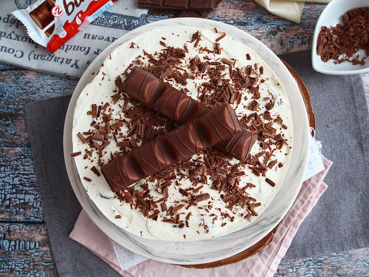 Upea Kinder Bueno -juustokakku ilman leivontaa - kuva 2