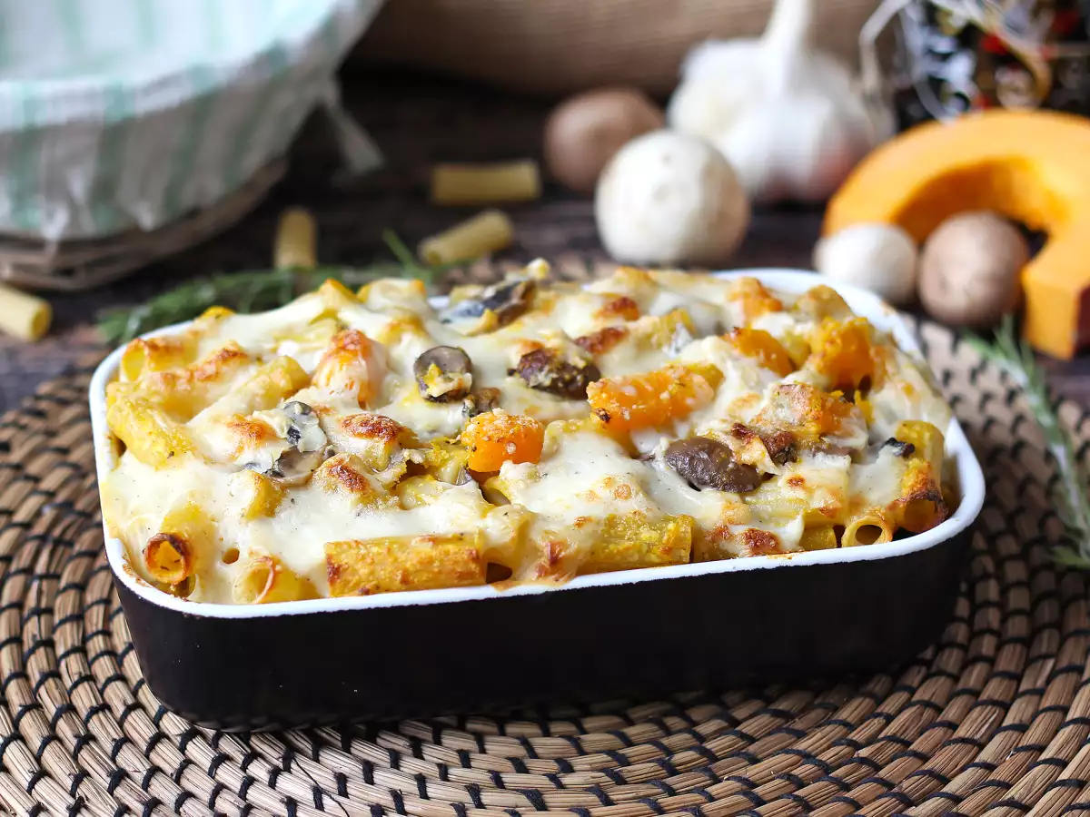 Uunipasta kurpitsalla, sienillä ja béchamelkastikkeella - kuva 7