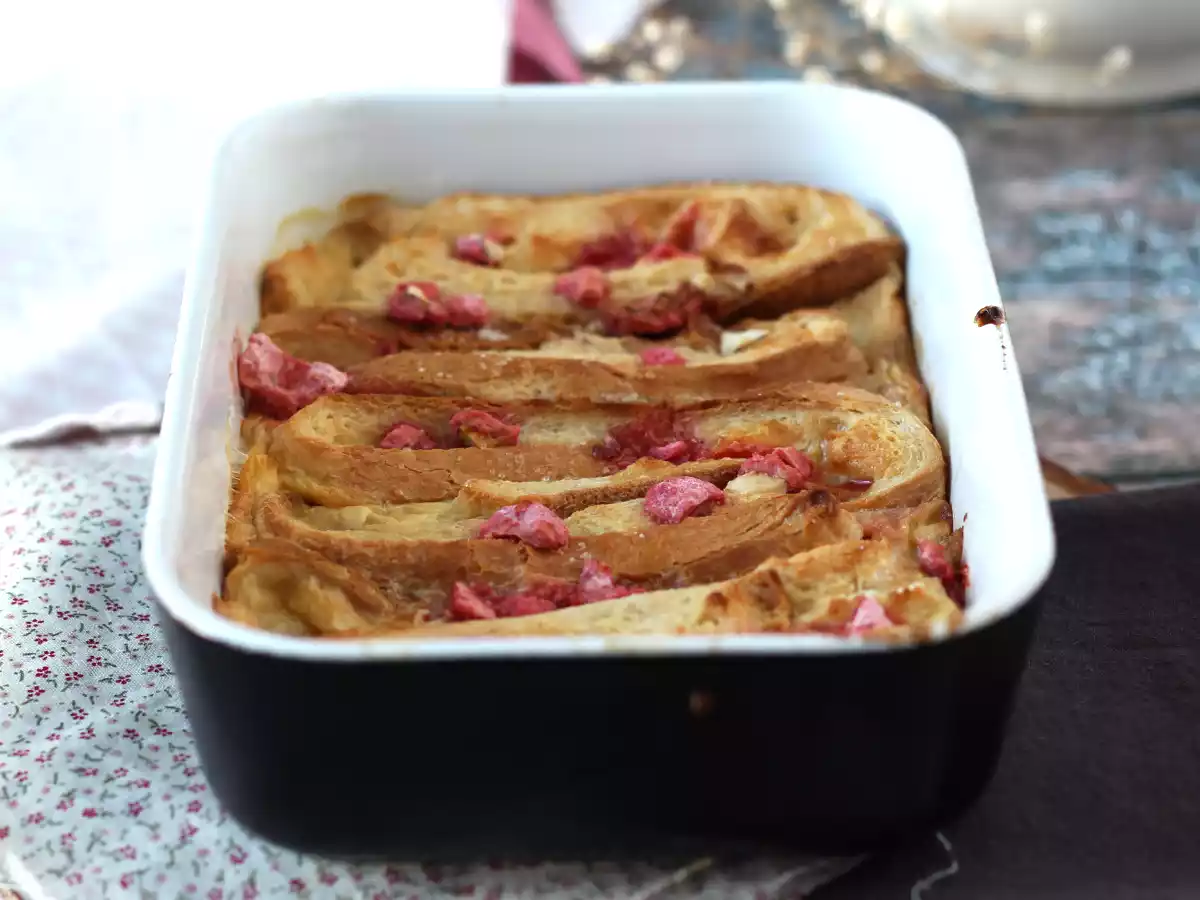 Uunissa paistettu ranskalainen paahtoleipä vaaleanpunaisella praline-kuorrutteella, ultra-herkullinen resepti - kuva 5