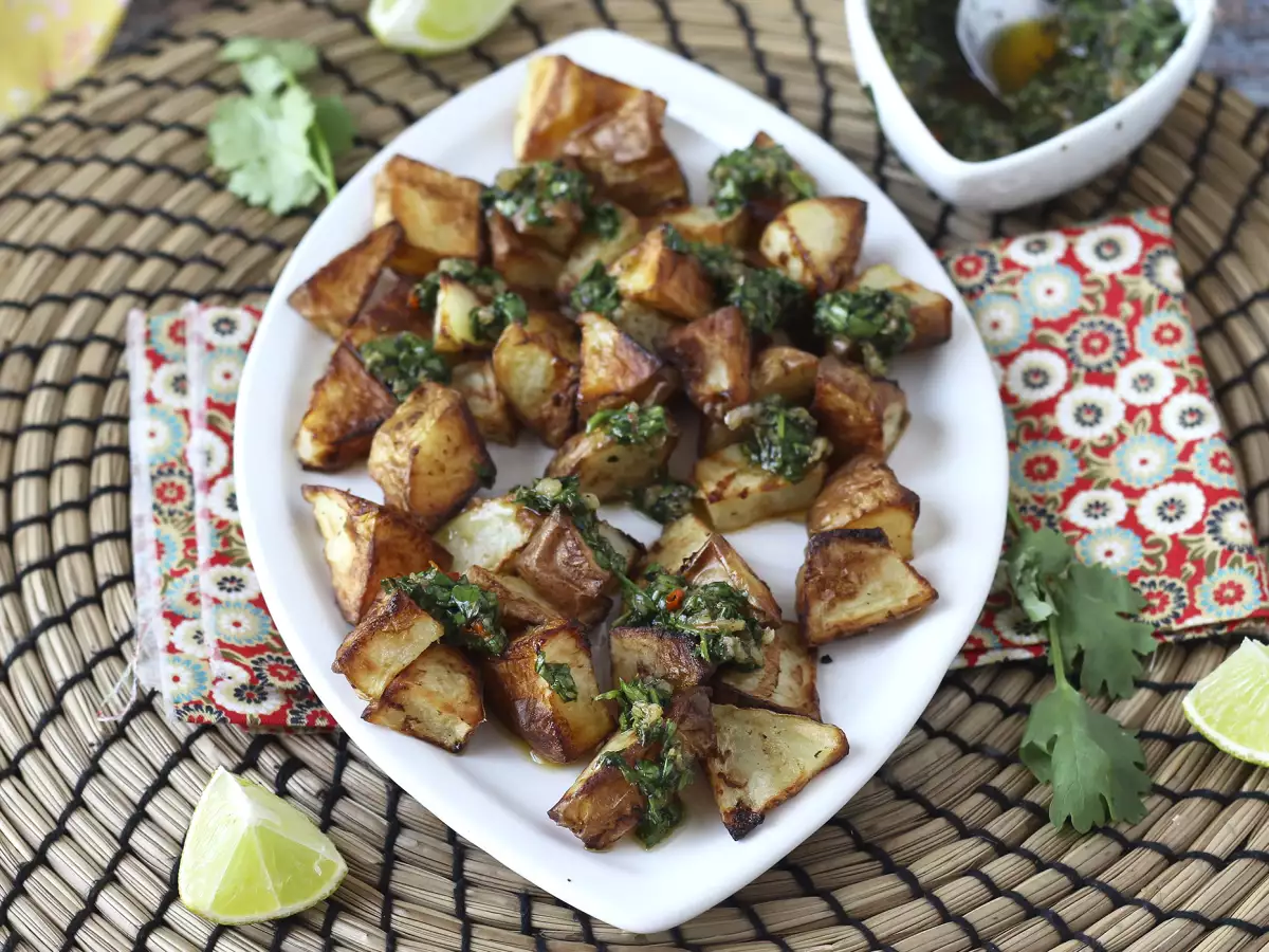 Uunissa paistetut perunat chimichurrilla - kuva 3