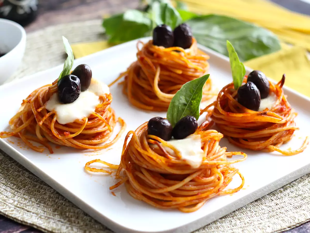 Uunissa paistetut spagettipesät – herkullinen ja helppo alkuruoka