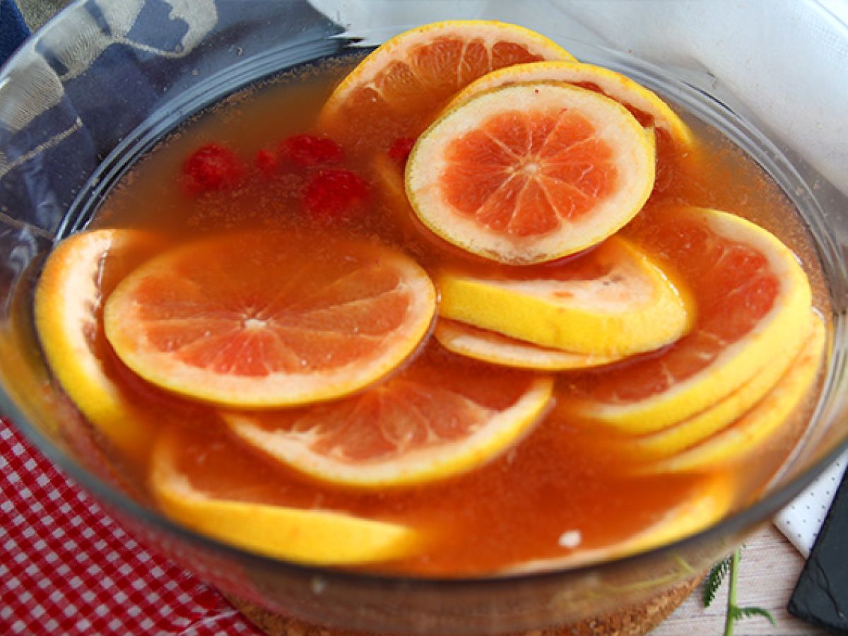 Vaaleanpunainen sangria roséviinillä - kuva 2