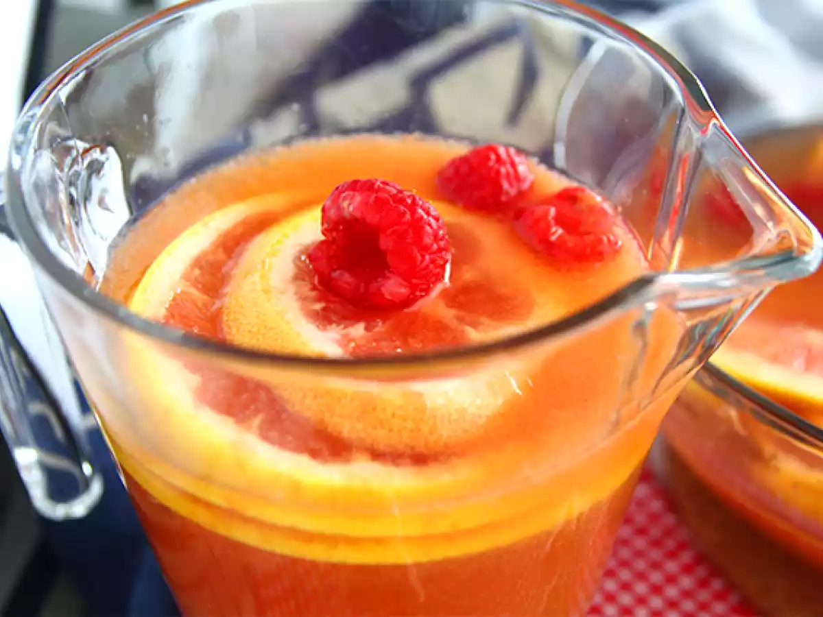Vaaleanpunainen sangria roséviinillä - kuva 4