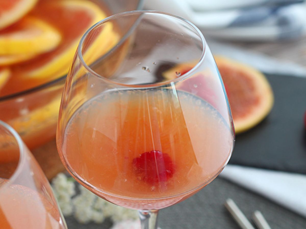 Vaaleanpunainen sangria roséviinillä - kuva 5