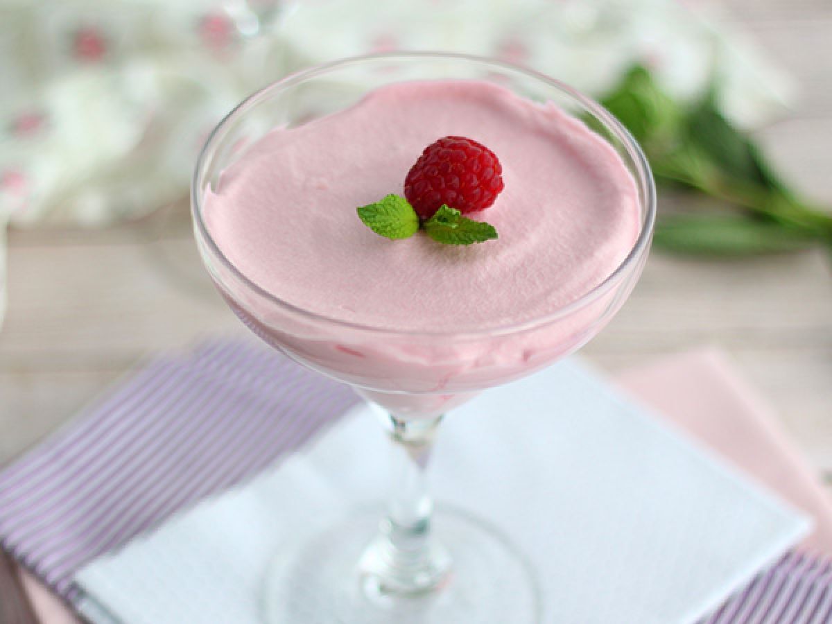 Vadelma mousse