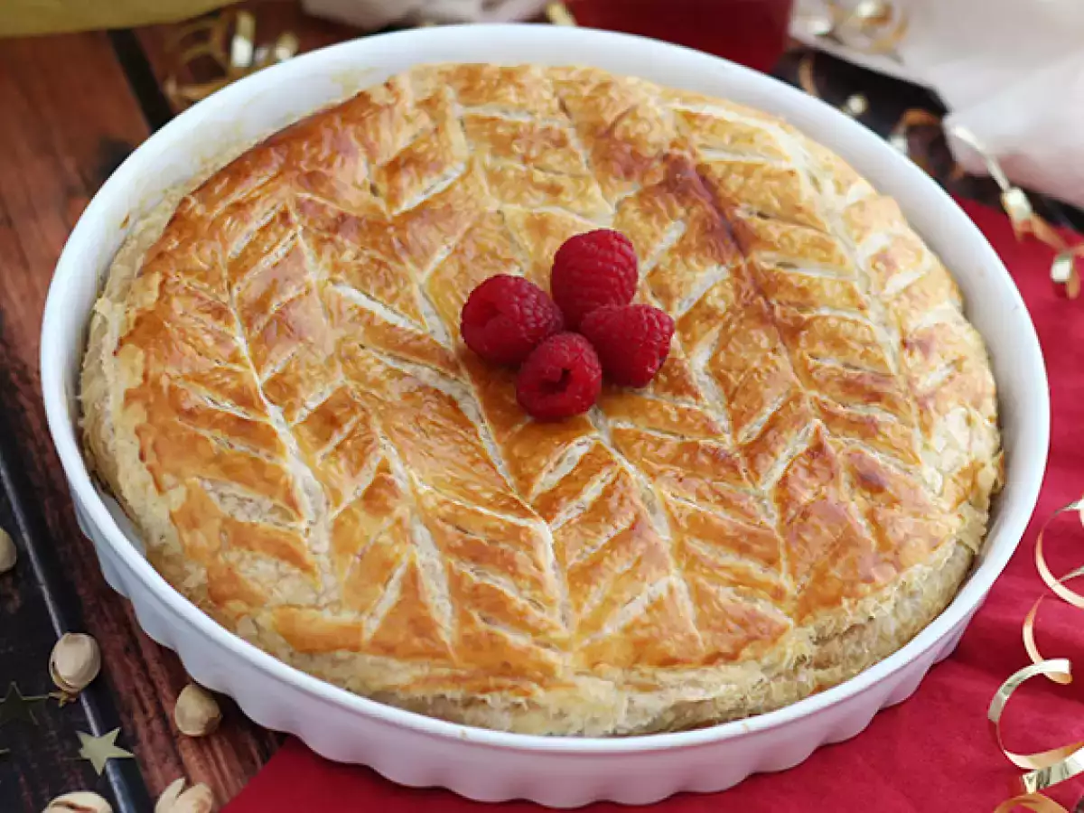 Vadelma-pistaasigalette des rois frangipanetäytteellä - kuva 4