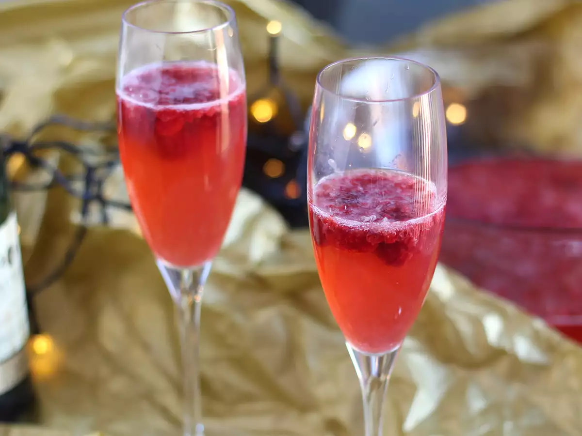 Vadelmainen samppanjacocktail - kuva 3