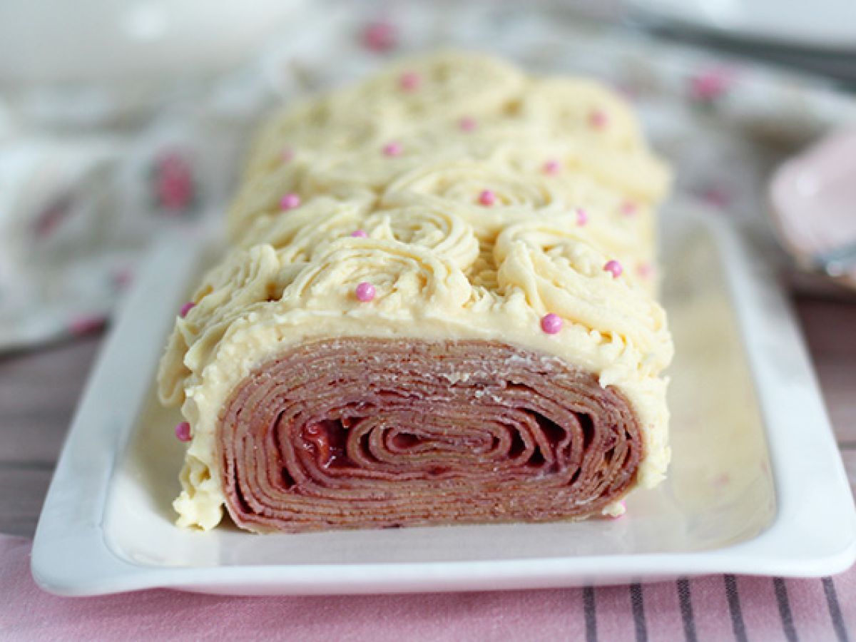 Valkosuklaa vadelma pannukakkutukki