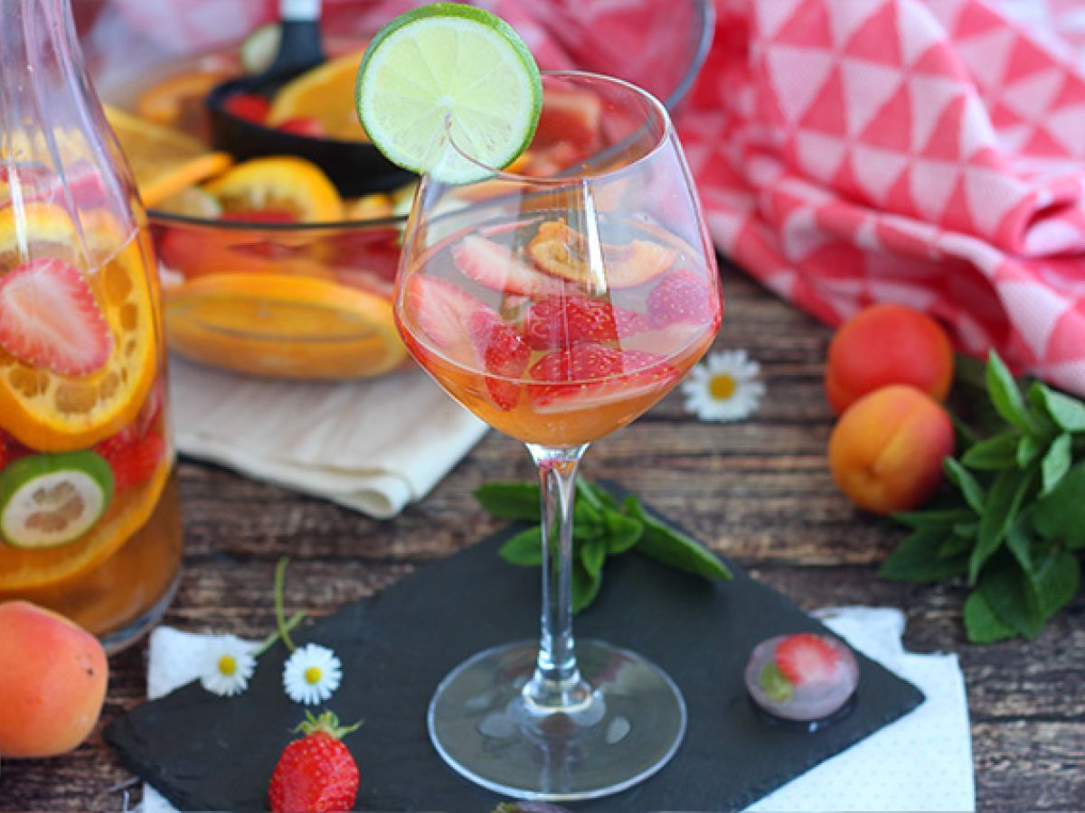 Valkoviinisangria - Valkoinen Sangria