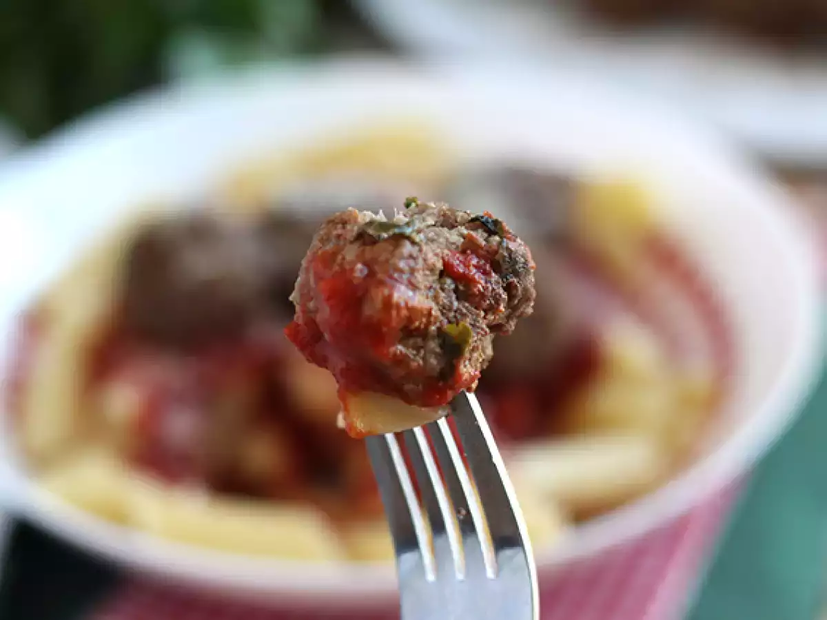 Vasikanliha-parmesaanilihapullat - kuva 4