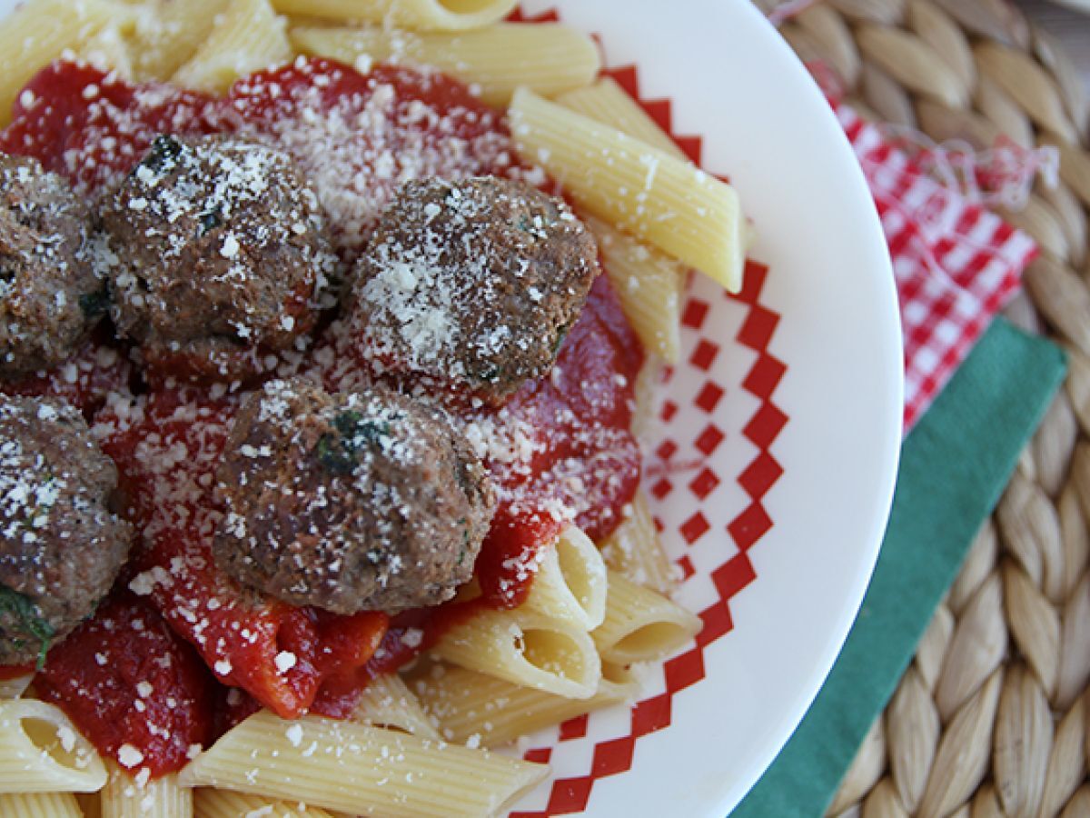 Vasikkaliha ja parmesaanilihapullat - kuva 5