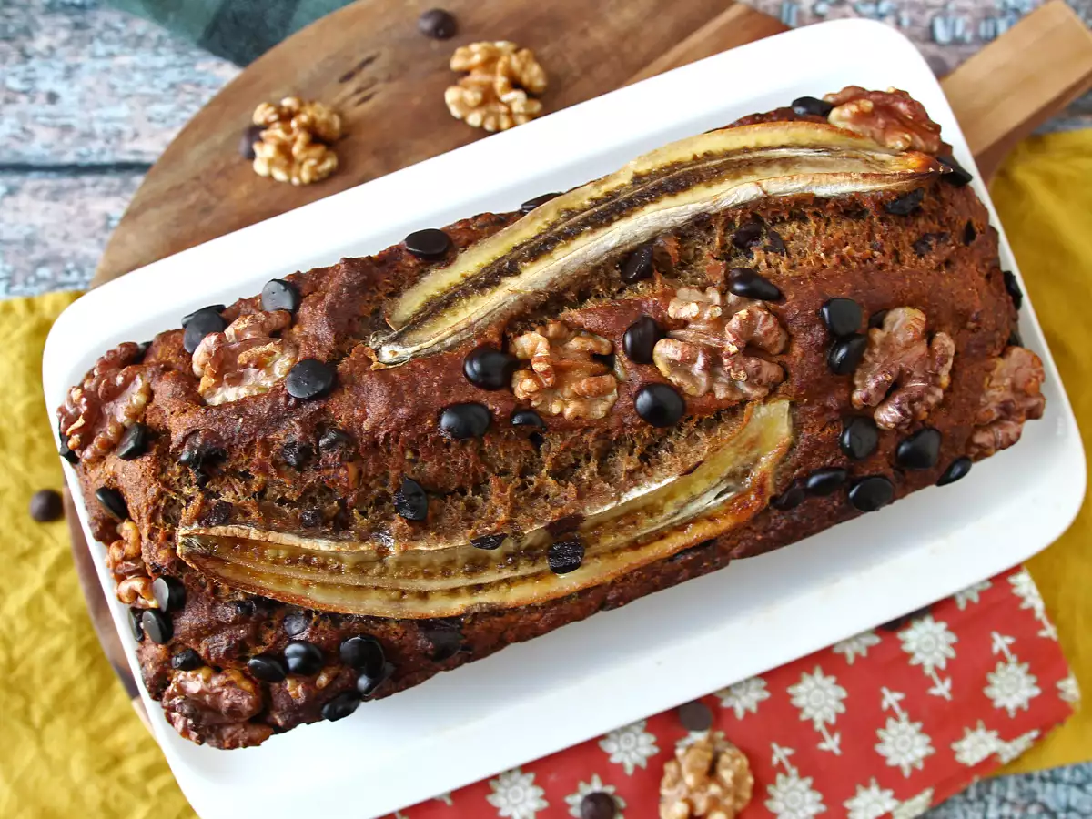 Vegaaninen miso-banaanileipä suklaalla ja saksanpähkinöillä - kuva 3