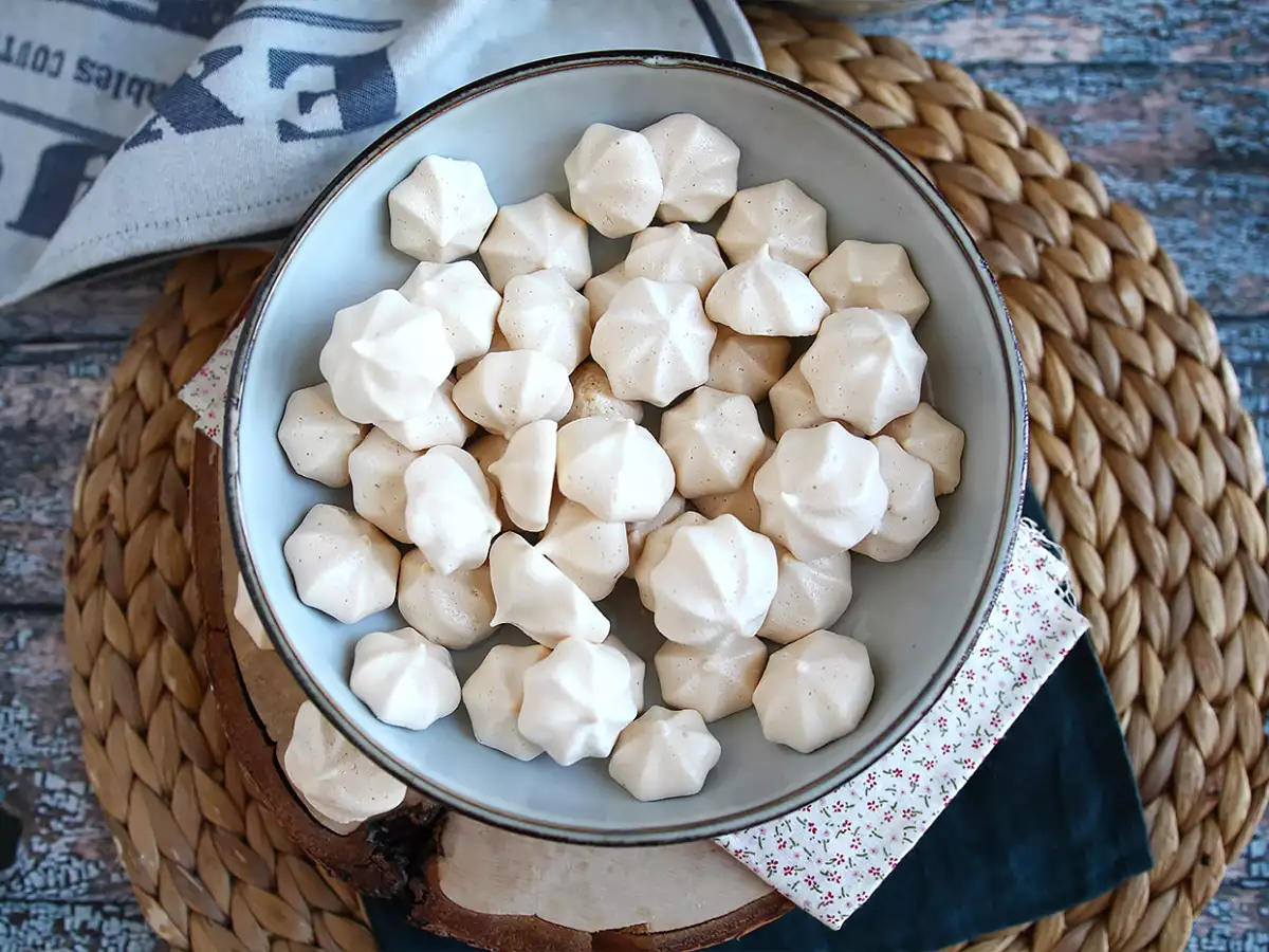 Vegaaniset aquafaba-marengit - kuva 2