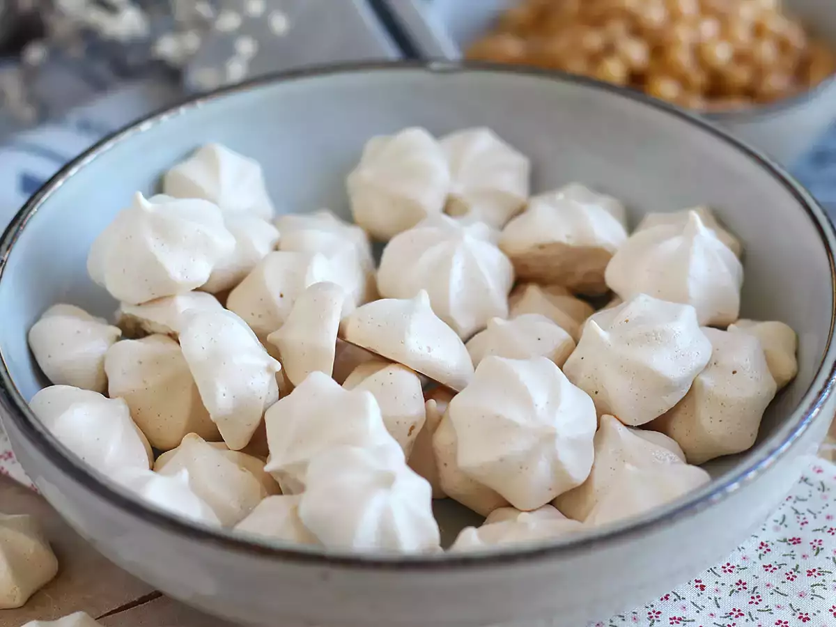 Vegaaniset aquafaba-marengit - kuva 3