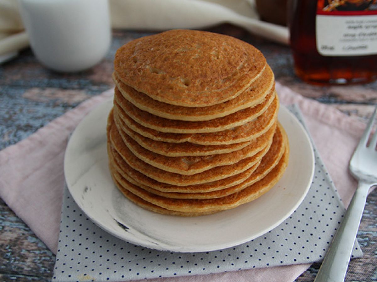 Vegaanisia ja gluteenittomia pannukakkuja