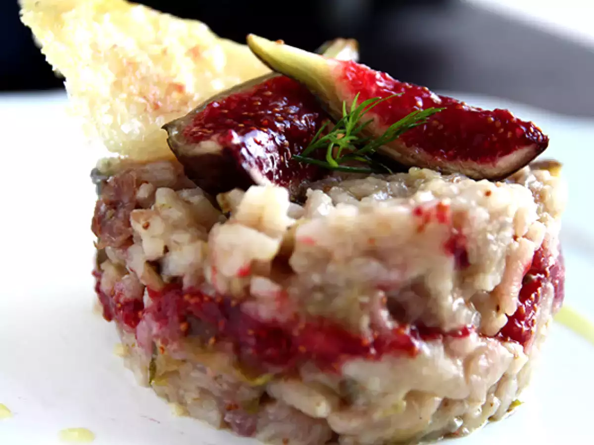 Viikunoilla, gorgonzolalla ja kinkulla maustettu risotto - kuva 2