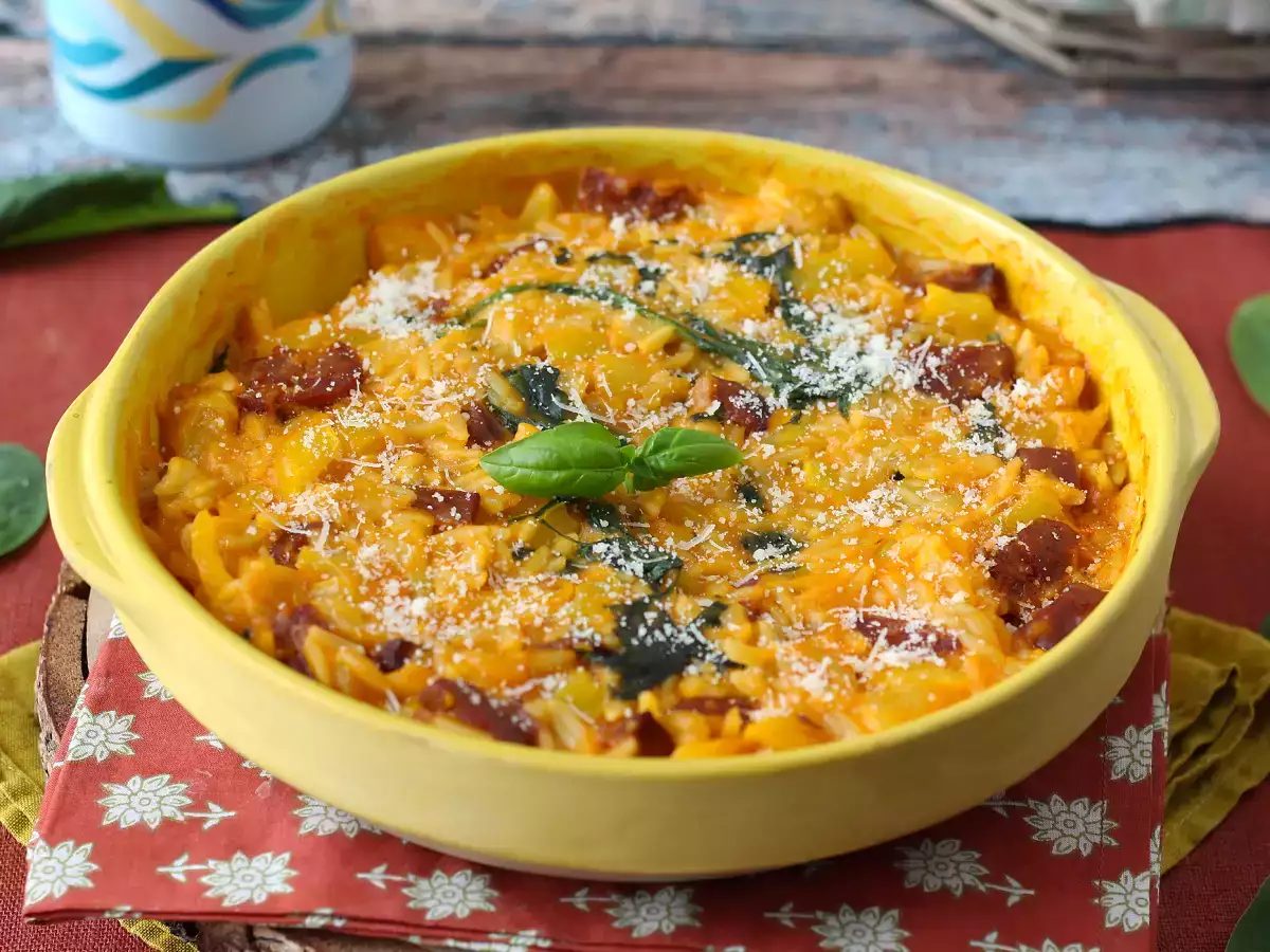 Yhden kattilan orzo-ruoka paprikoilla, chorizolla ja pinaatilla - kuva 3