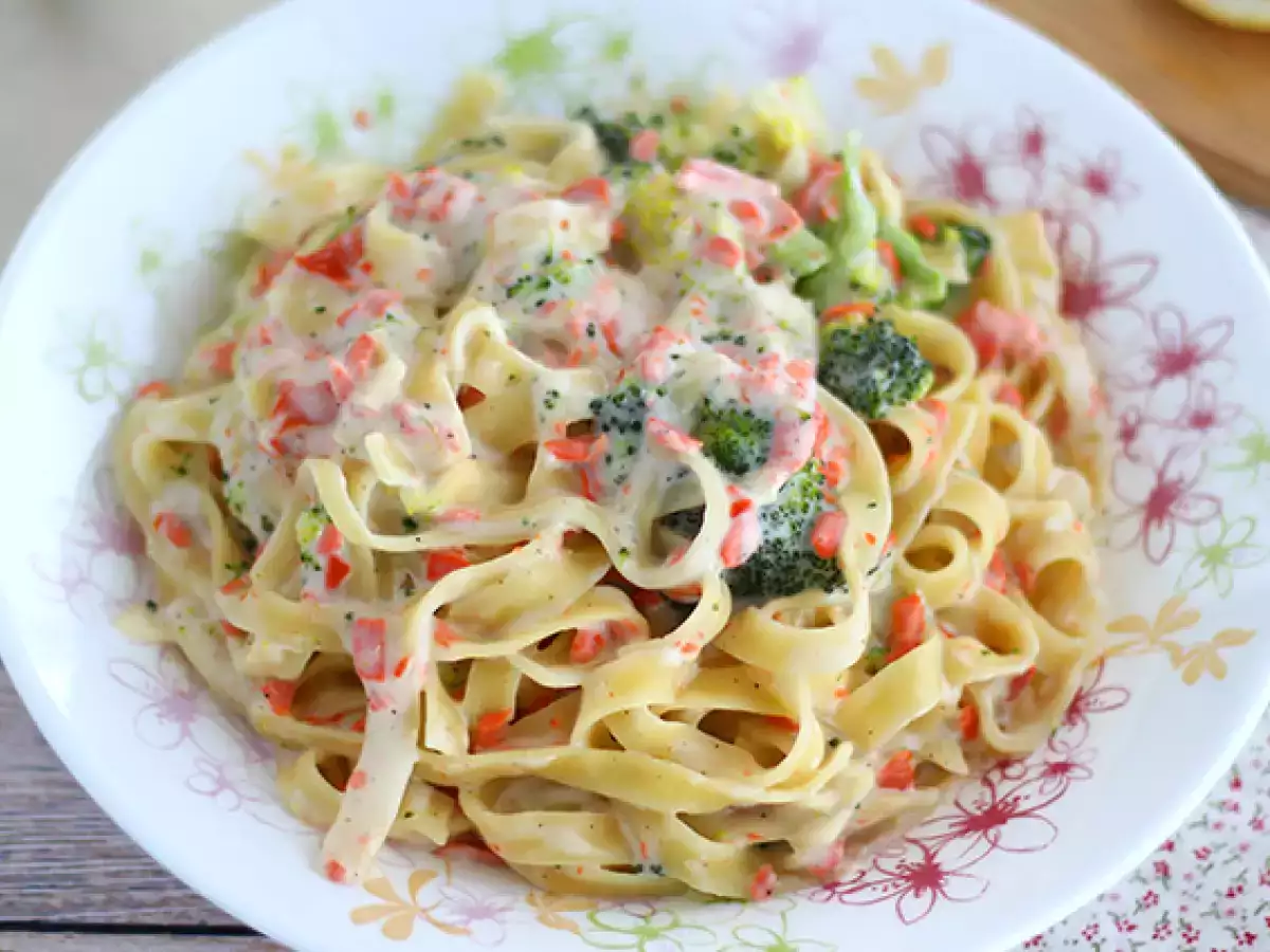 Yhden kattilan pasta – tagliatellea lohen ja parsakaalin kanssa - kuva 2