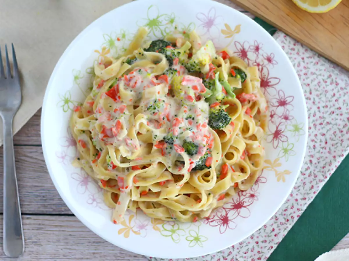 Yhden kattilan pasta – tagliatellea lohen ja parsakaalin kanssa - kuva 3