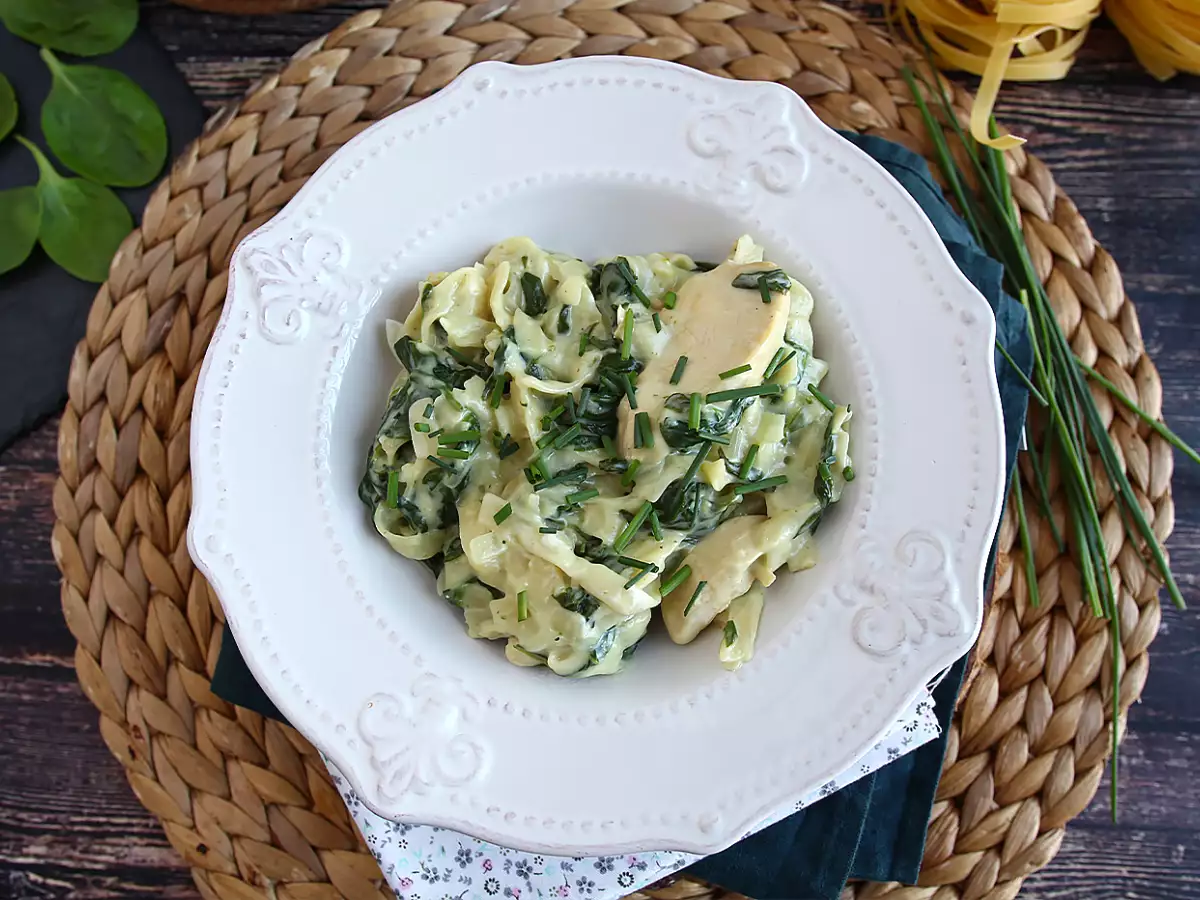 Yhden padan pasta pinaatilla, vuohenjuustolla ja kanalla - kuva 3