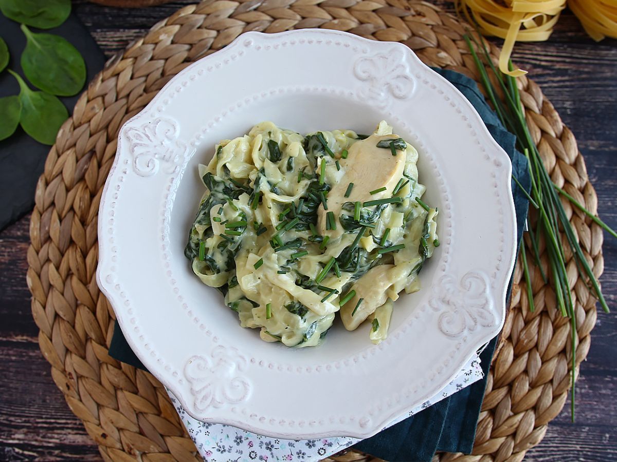 Yhden padan pasta pinaatti, vuohenjuustoa ja kanaa - kuva 3