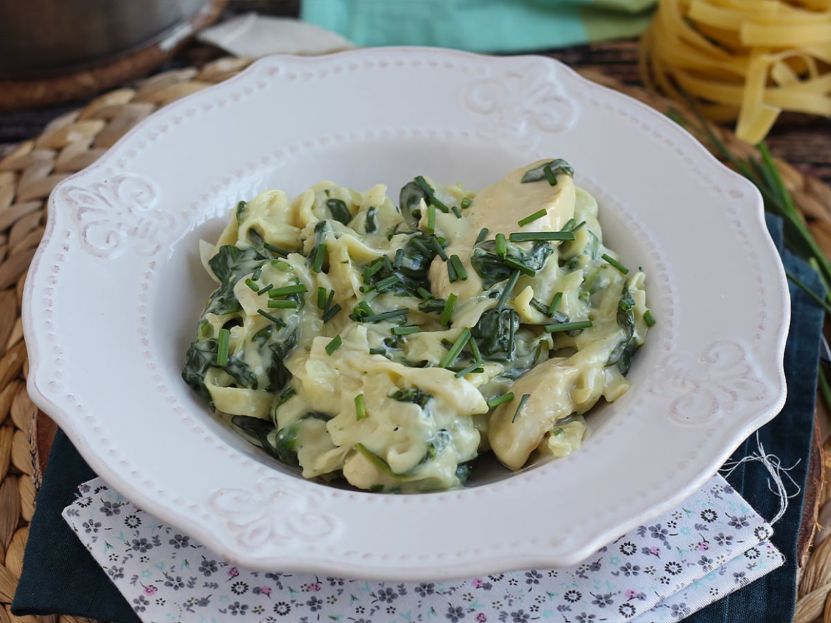 Yhden padan pasta pinaatti, vuohenjuustoa ja kanaa - kuva 4